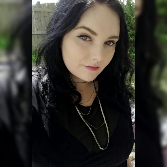 Meet your Posher, Kelsey - Picture 1 of 1